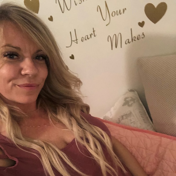 Meet your Posher, Raina - Picture 1 of 1